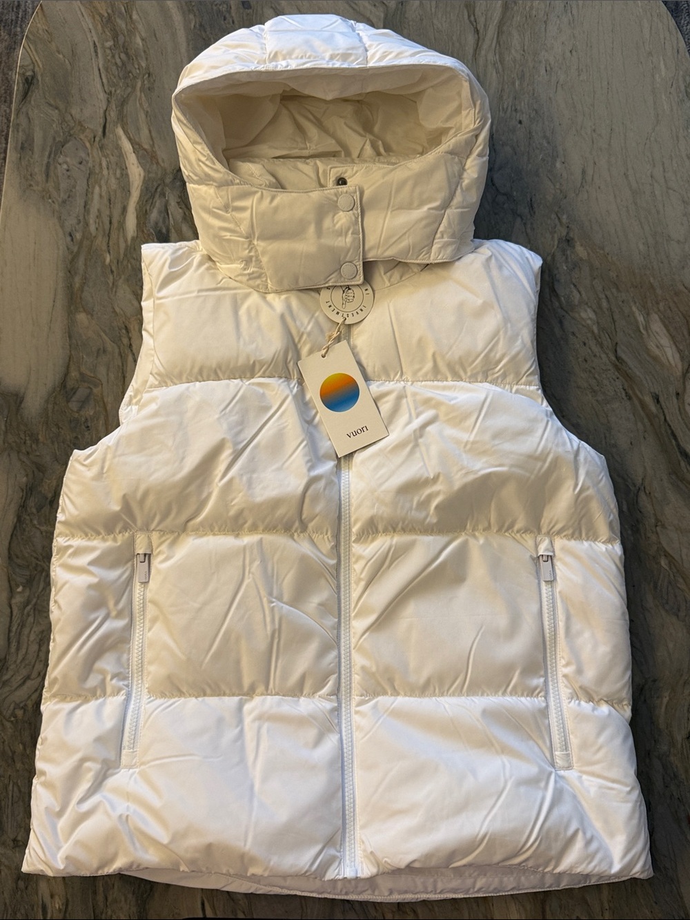 Vuori Alta Down Vest White Women’s Medium NWT 🤍